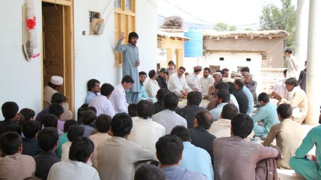 قبائلی اضلاع میں انتخابات: ’اب سرداروں کی جگہ نوجوان نمائندگی کریں گے‘