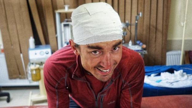 پاکستان میں برطانوی کوہ پیماؤں کا ریسکیو: ’ساری رات خون میں ڈوبے ایلی کے ساتھ لیٹے رہنا عجیب تجربہ تھا‘