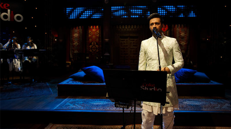 عاطف اسلم کی آوازمیں ’حمد‘ سن کرمداح جھوم اٹھے